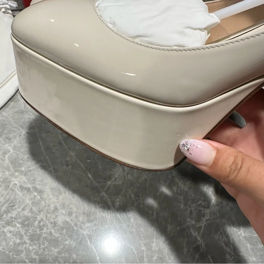 New Size 40.5 Valentino Garavani Tan Go Platform